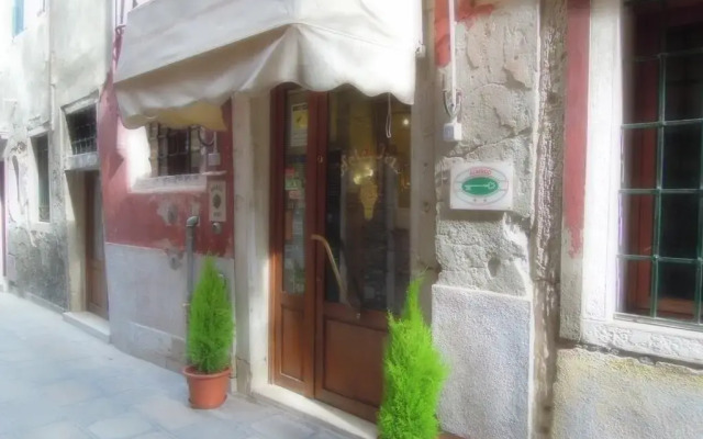 Hotel Iris Venice вид на фасад