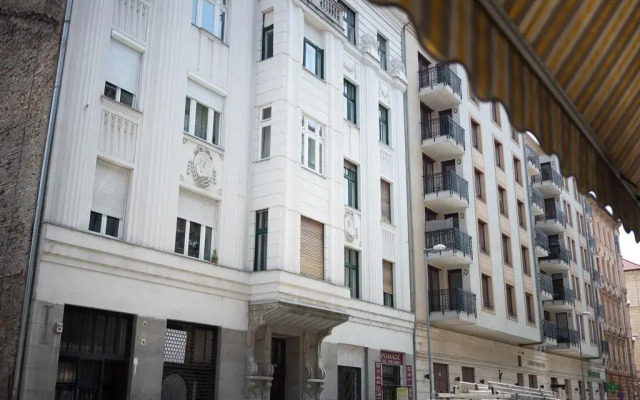 Отель Friendly Home In The Center Будапешт вид на фасад
