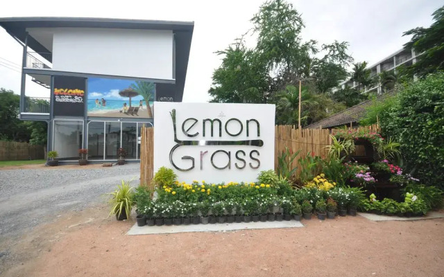 Отель Lemon Grass Retreat вид на фасад
