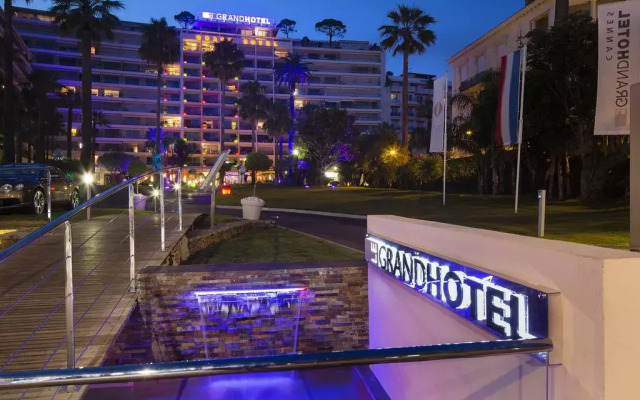 Grand Hotel вид на фасад