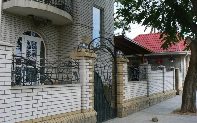 Гостиница Guest House Columb вид на фасад