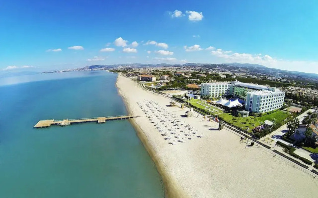 Grand Belish Hotel пляж