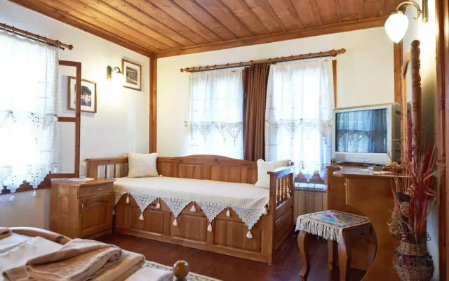 Отель Iv Guest House Болгария, Сливен - отзывы, цены и фото номеров - забронировать отель Iv Guest House онлайн комната для гостей