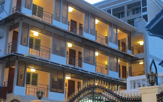 V Like At Pattaya Hotel Паттайя вид на фасад
