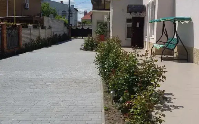 Гостиница Guest House 12 Mesyatsev вид на фасад