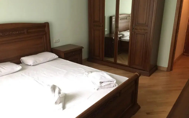 Отель Rent in Yerevan - Apartments on Deghatan str. Армения, Ереван - отзывы, цены и фото номеров - забронировать отель Rent in Yerevan - Apartments on Deghatan str. онлайн комната для гостей