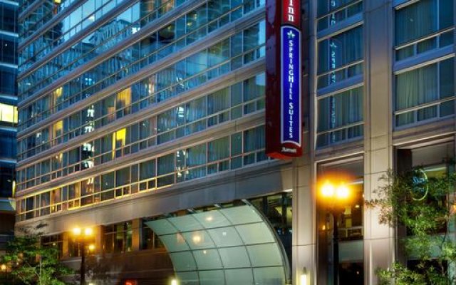 Springhill Suites by Marriott Chicago Downtown/ River North 2
