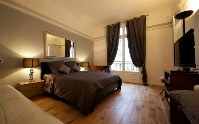 Отель Private Studio Avenue des Champs Elysées Франция, Париж - отзывы, цены и фото номеров - забронировать отель Private Studio Avenue des Champs Elysées онлайн комната для гостей