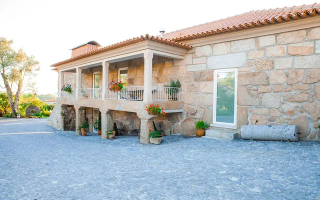 Отель Casa Cimo De Vila вид на фасад