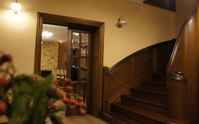 Hotel Dom Lesnika вид на фасад