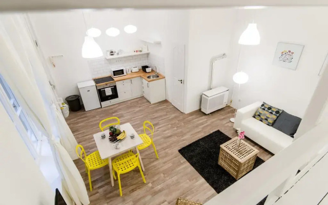 Апартаменты Clove Apartment комната для гостей