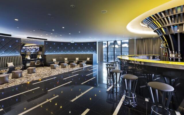 DoubleTree By Hilton Hotel & Conference Centre Warsaw 1