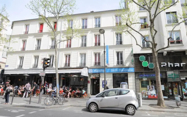 Отель Hipotel Paris Gambetta République