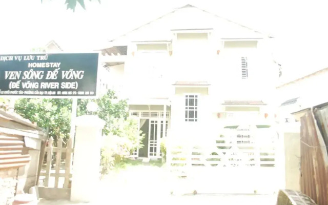 Отель De Vong Revierside Homestay вид на фасад