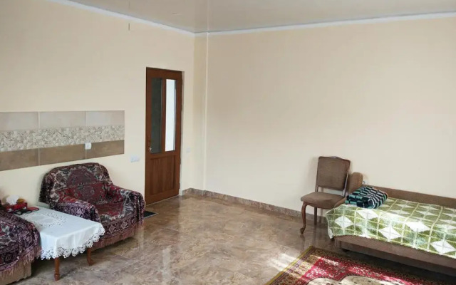 Отель Family Garden Guest House Армения, Ереван - отзывы, цены и фото номеров - забронировать отель Family Garden Guest House онлайн комната для гостей
