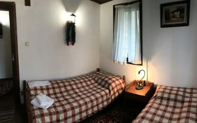 Отель Tacheva Family House - Pool Access Боженци комната для гостей