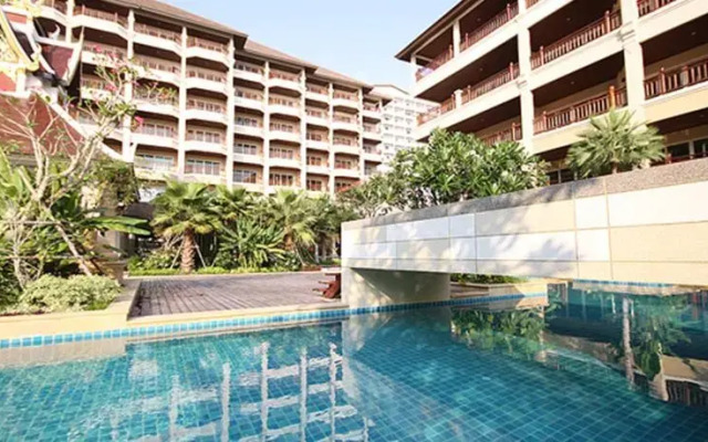 Отель The Heritage Pattaya Beach Resort бассейн