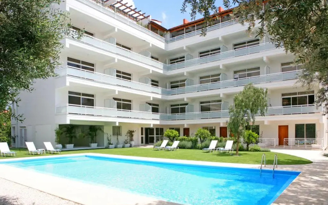 Отель Corina Suites and Apartments Кипр, Лимассол - 1 отзыв об отеле, цены и фото номеров - забронировать отель Corina Suites and Apartments онлайн бассейн