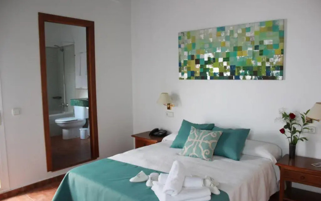Отель Hostal Puerta de Arcos Испания, Аркос -де-ла-Фронтера - отзывы, цены и фото номеров - забронировать отель Hostal Puerta de Arcos онлайн комната для гостей