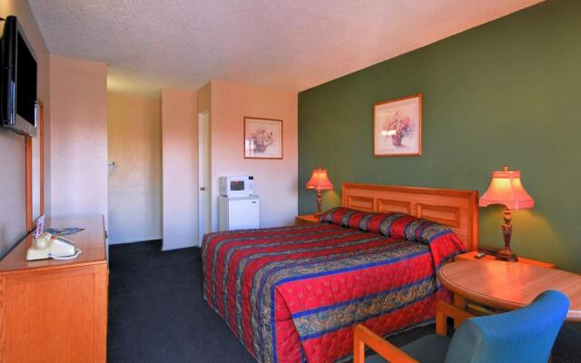 Econo Lodge Anaheim North 2