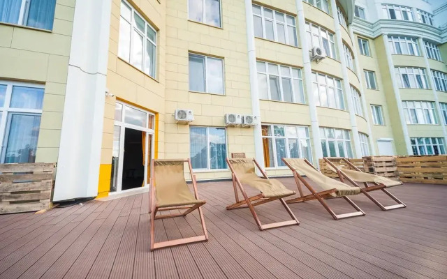 Beehive Hotel Odessa вид на фасад