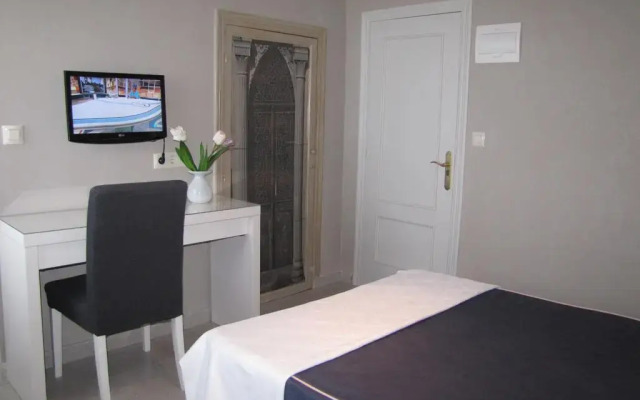 Hotel Migal комната для гостей