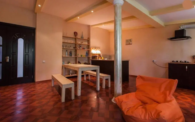 Отель Large loft on Paliashvili Street комната для гостей