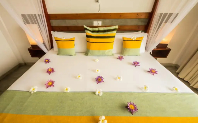 Отель Amba Ayurveda Boutique Hotel Шри-Ланка, Пляж Golden Mile - отзывы, цены и фото номеров - забронировать отель Amba Ayurveda Boutique Hotel онлайн комната для гостей