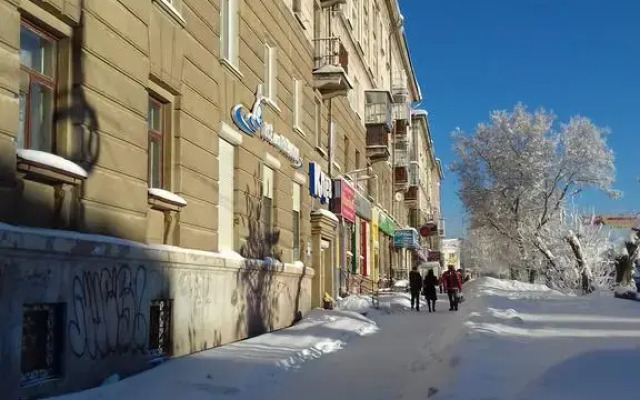 Гостиница Apartamenty Na Prospekte Stroiteley вид на фасад