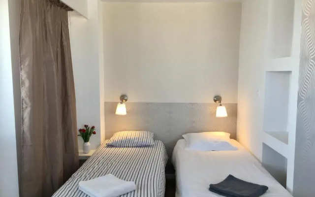 Отель Anton Downtown Apartments Польша, Варшава - отзывы, цены и фото номеров - забронировать отель Anton Downtown Apartments онлайн комната для гостей