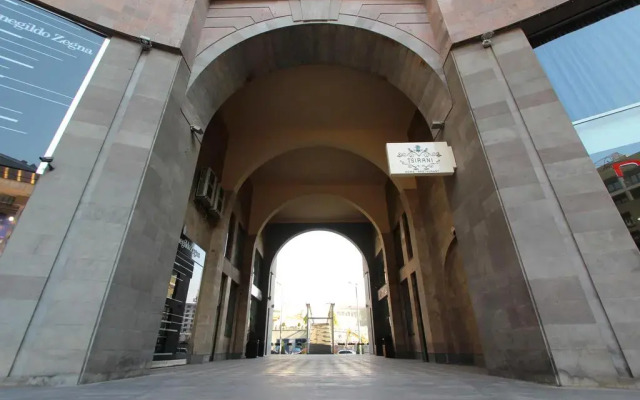 Отель North ave.- La Piazza вид на фасад