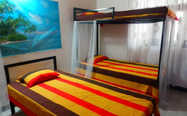 New negombo beach hostel комната для гостей