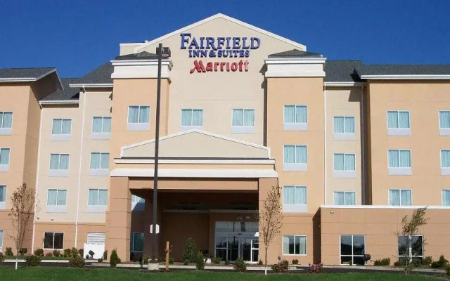 Отель Fairfield Inn & Suites Effingham вид на фасад
