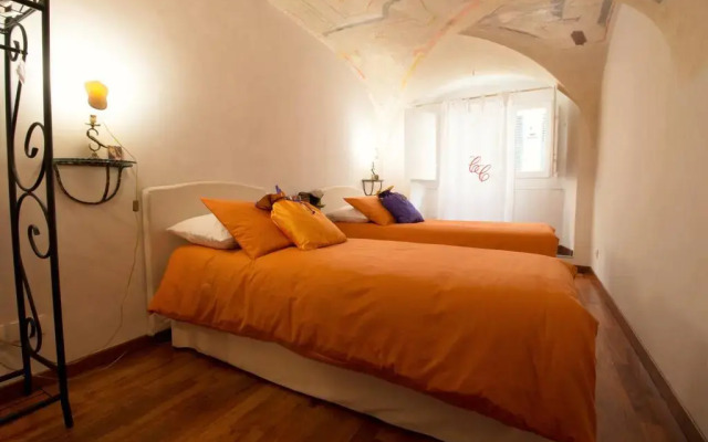 Отель Relais Divo Laurentio al Duomo Генуя комната для гостей