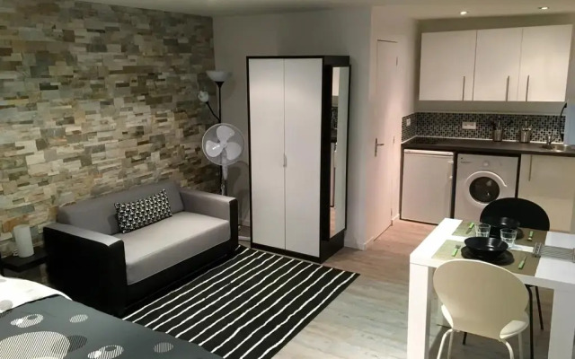 Отель PENCHIENATTI cosy loft industrial style Ницца комната для гостей