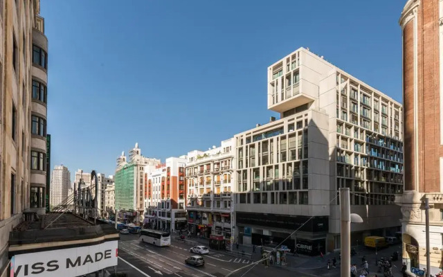 Отель Gran Via Capital Мадрид