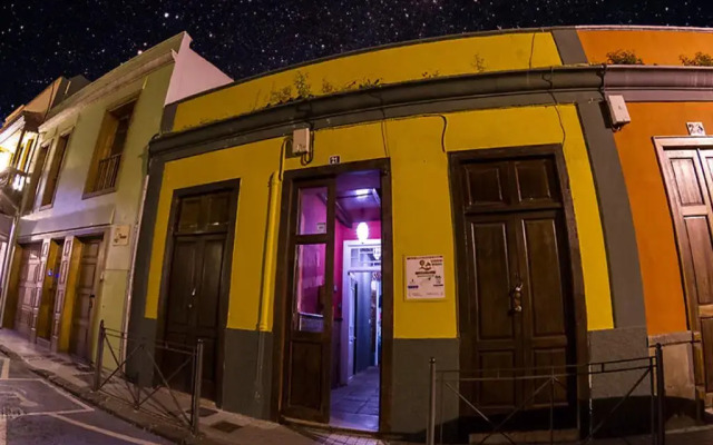 Отель B&B La Laguna вид на фасад