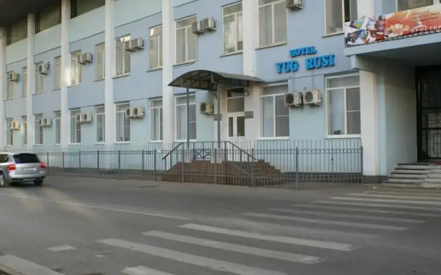 Гостиница Юг Руси вид на фасад