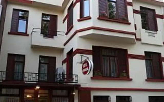 Hippodrome Hotel вид на фасад