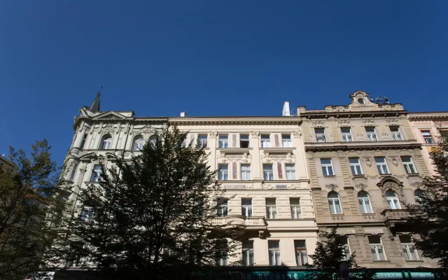 Отель Luxurious Loft Old Town Prague вид на фасад