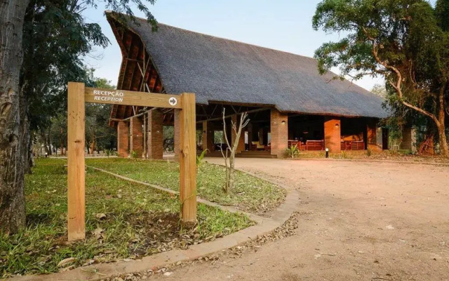 Отель Montebelo Gorongosa Lodge & Safari