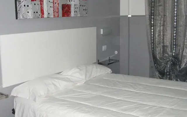 Отель LaMelis Inn Лидо-ди-Остия комната для гостей