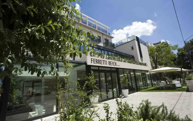 Ferretti Beach Hotel вид на фасад