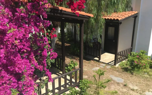 Salinas Beach Hotel вид на фасад