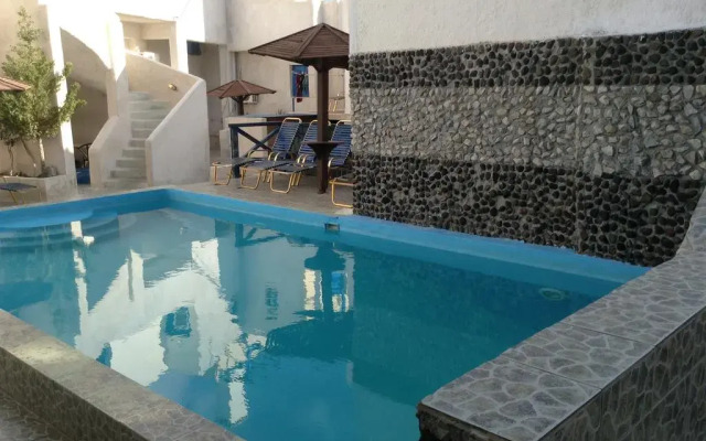 Katerina & John's Hotel бассейн