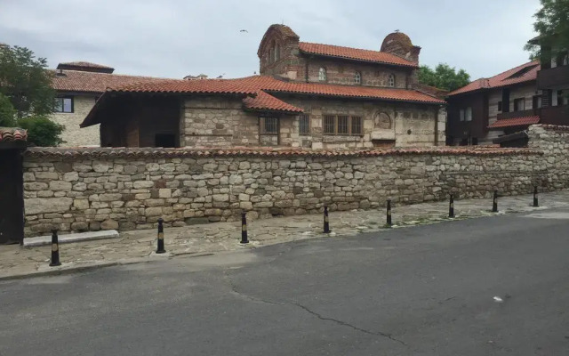 Отель Stanny Court ApartHotel вид на фасад