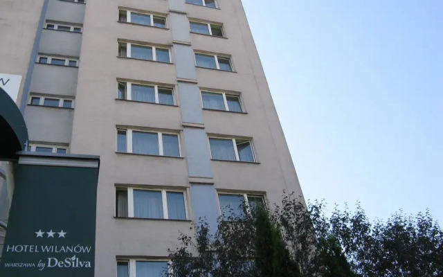 Hotel Wilanów Warszawa by DeSilva вид на фасад