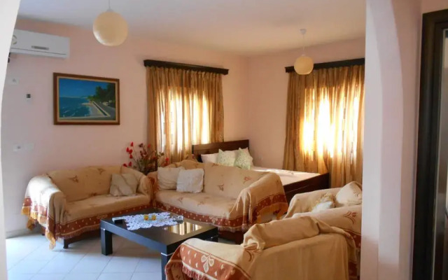 Отель Villa M Cako Албания, Ксамил - отзывы, цены и фото номеров - забронировать отель Villa M Cako онлайн комната для гостей