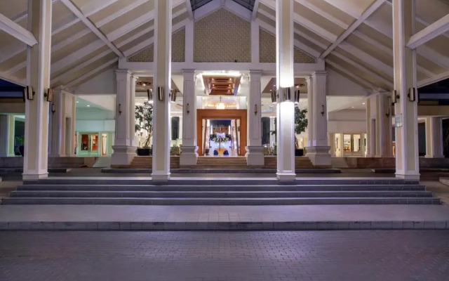 Отель Dusit Thani Pattaya вид на фасад