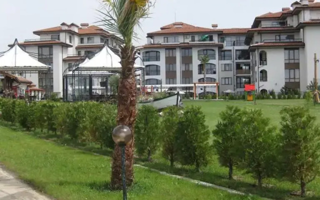 Отель Sea Club Sarafovo вид на фасад